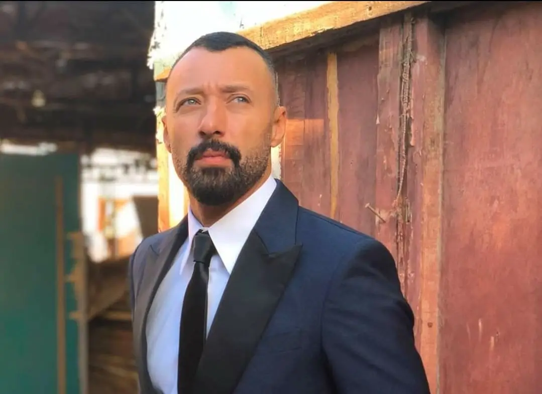 نشر صورة تجمعهما.. أحمد فهمي ينعي نبيل الحلفاوي