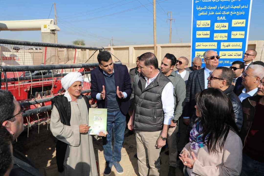 وزراء الزراعة والتخطيط والري ومحافظ المنيا يسلمون المنح للمستفيدين من مشروع “سيل”