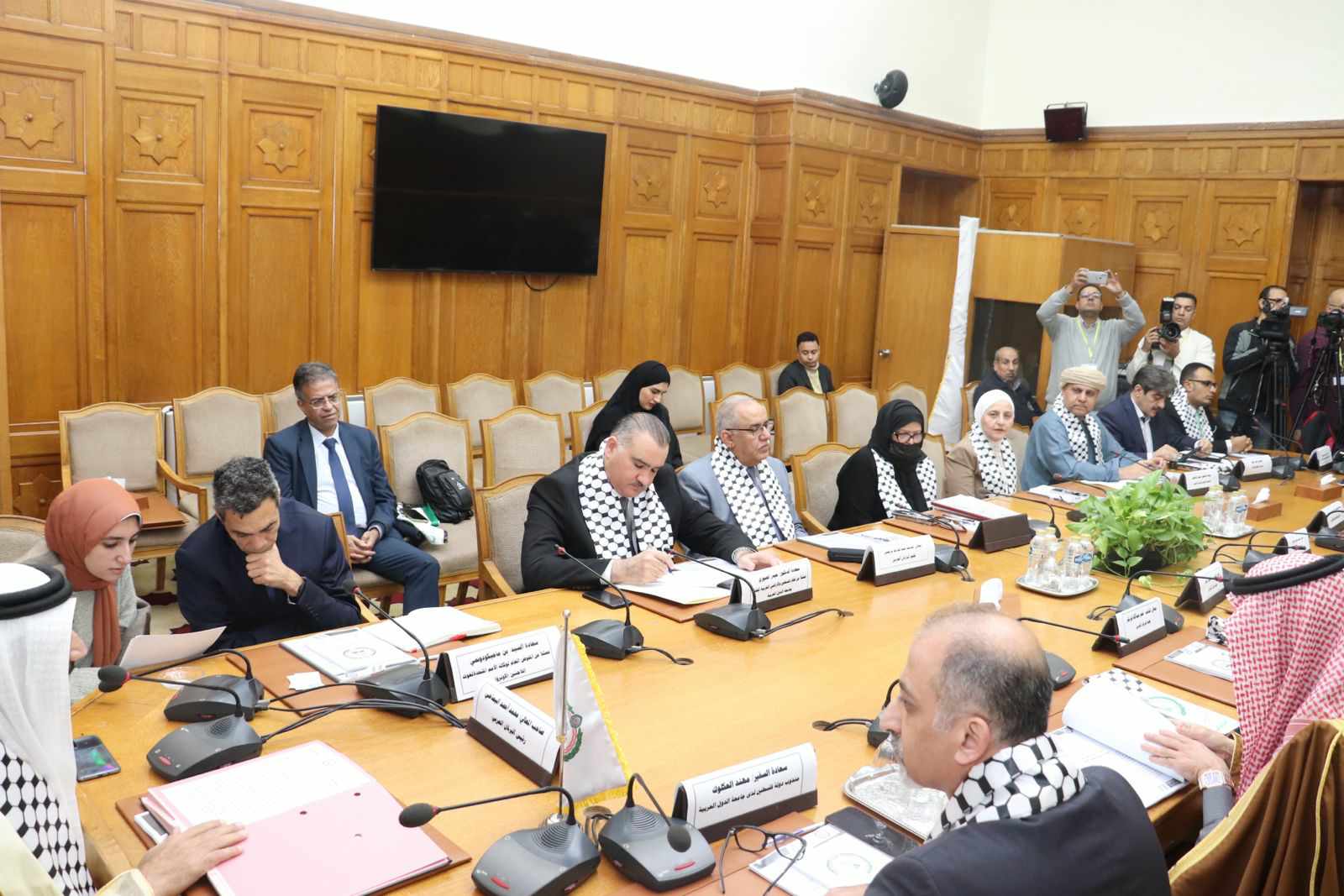 رئيس البرلمان العربي يترأس اجتماع لجنة فلسطين بجامعة الدول العربية