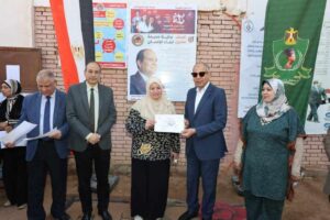 لمتابعة سير الدراسة.. محافظ المنيا يتفقد مدرسة الثانوية بنات بمركز ملوي