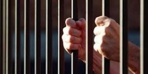 المعارضات تجدد حبس مسجل خطر بتهمة سرقة 5 سيارات في رمسيس