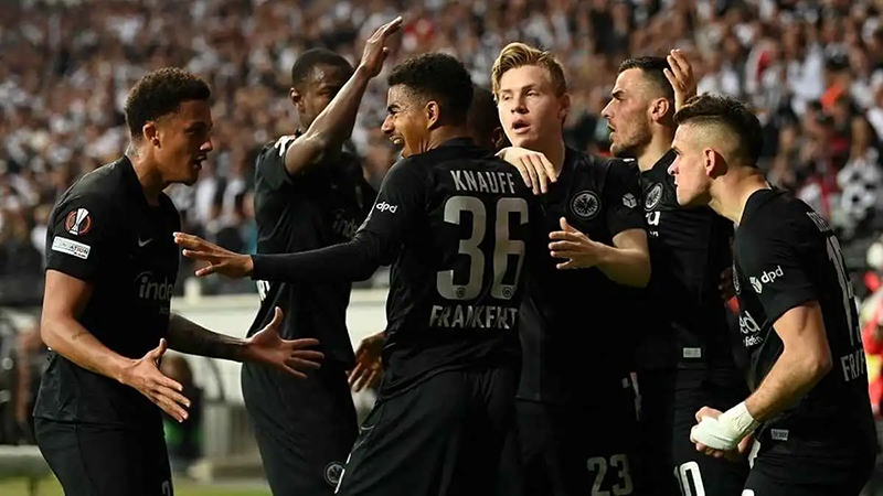 موعد مباراة آينتراخت وفرايبورج في الدوري الألماني