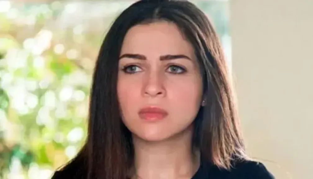 بسبب “الحب كله”.. أول ظهور لـ”مي عز الدين” بعد وفاة والدتها