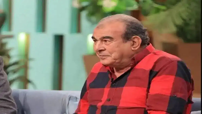 اليوم.. أسرة الفنان فكري صادق تتلقى العزاء بمسجد الحامدية الشاذلية