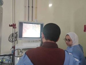 “لأول مرة في الصعيد”.. مستشفيات جامعة أسيوط تجري عملية تفتيت حصوات في القنوات المرارية