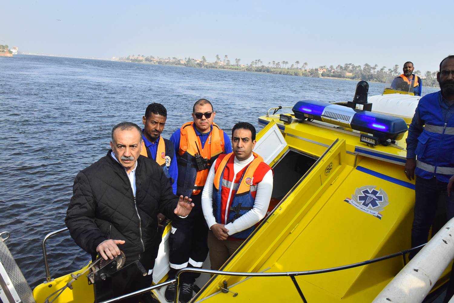 لأول مرة في الصعيد.. محافظ أسيوط يشهد تشغيل مستشفى وإسعاف نهري بمرسى العبارات النهرية