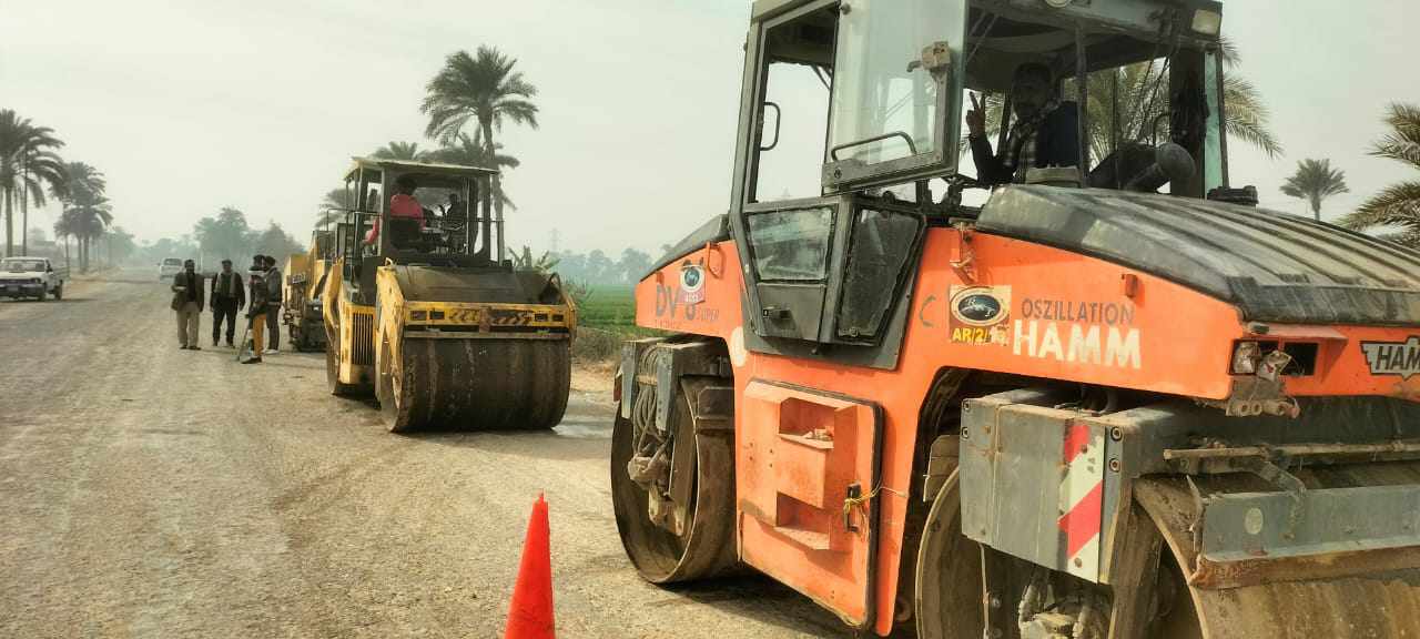 محافظ الجيزة يتابع مشروع رصف وتطوير طريق 21 الرئيسي