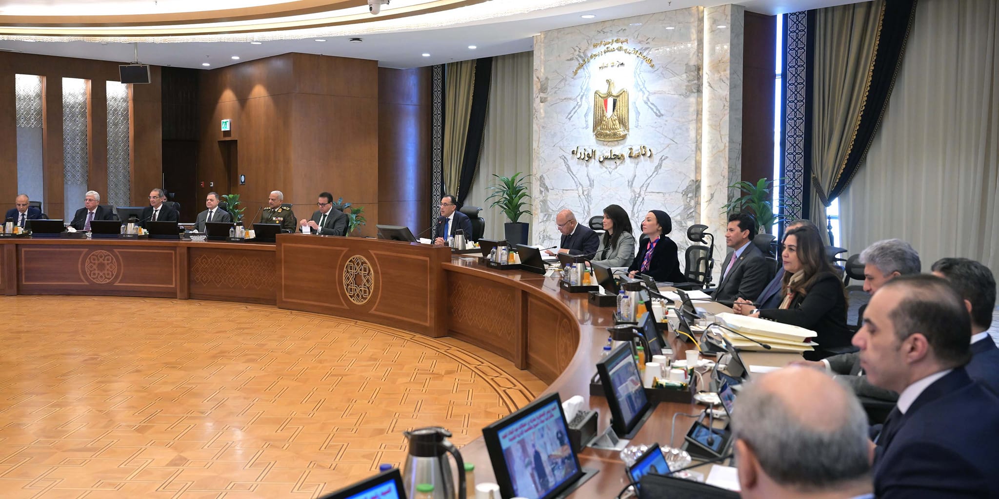 مجلس الوزراء يوافق على 13 قرارًا خلال اجتماعه الأسبوعي
