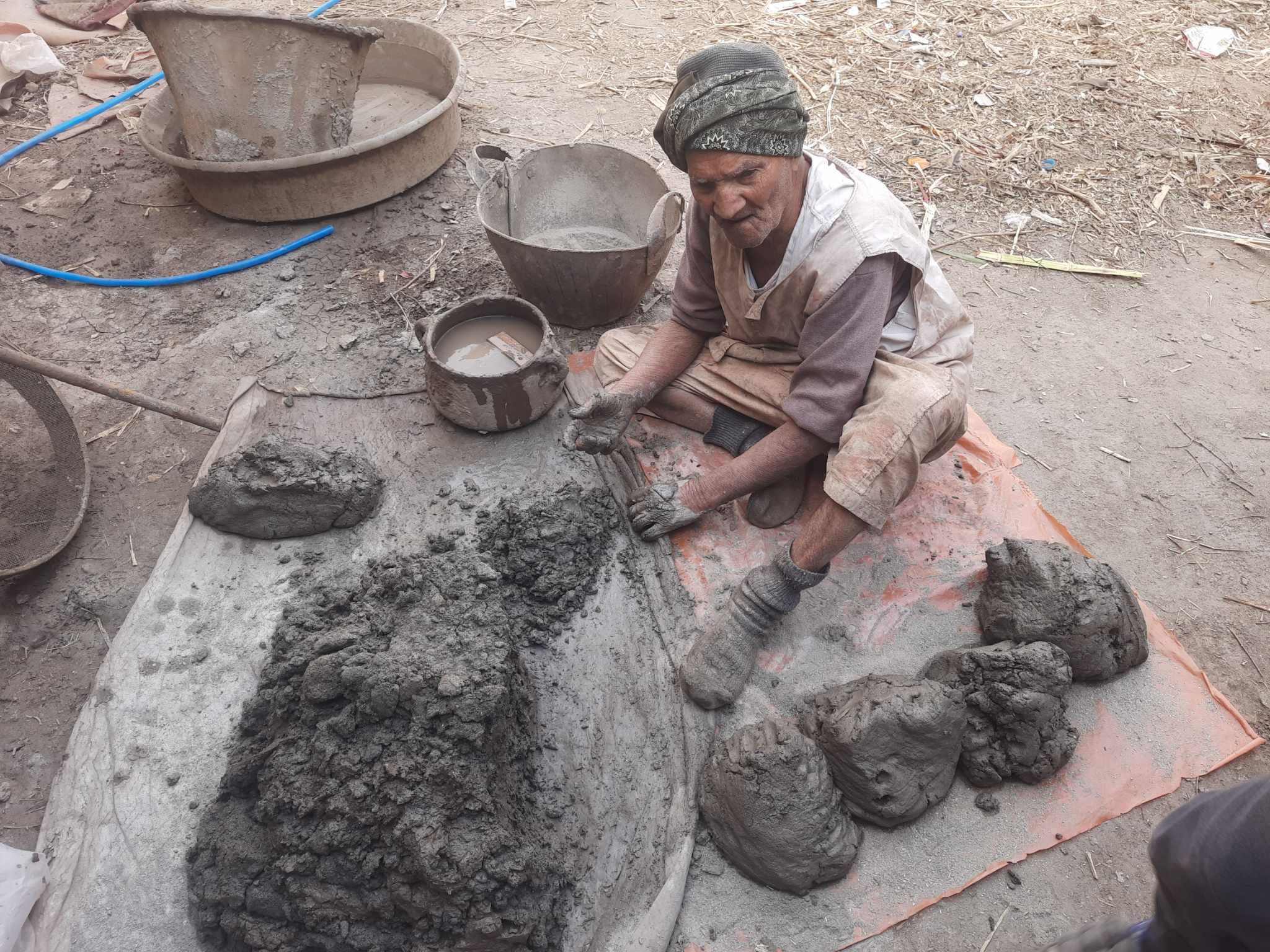 “موروث صعيدى” الأواني الفخارية على كل مائدة بأسيوط