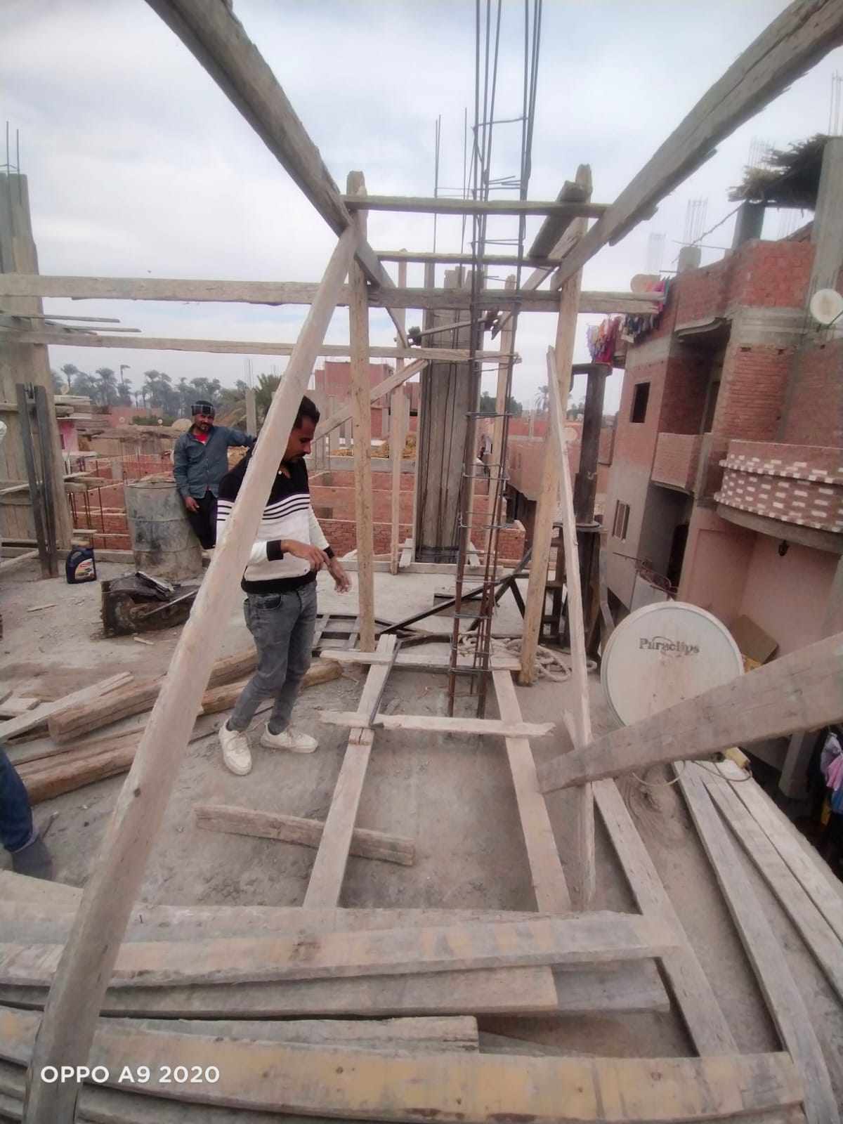 إزالة حالتي تعدي على أرض زراعية بقريتي باقور والنخيلة بأسيوط