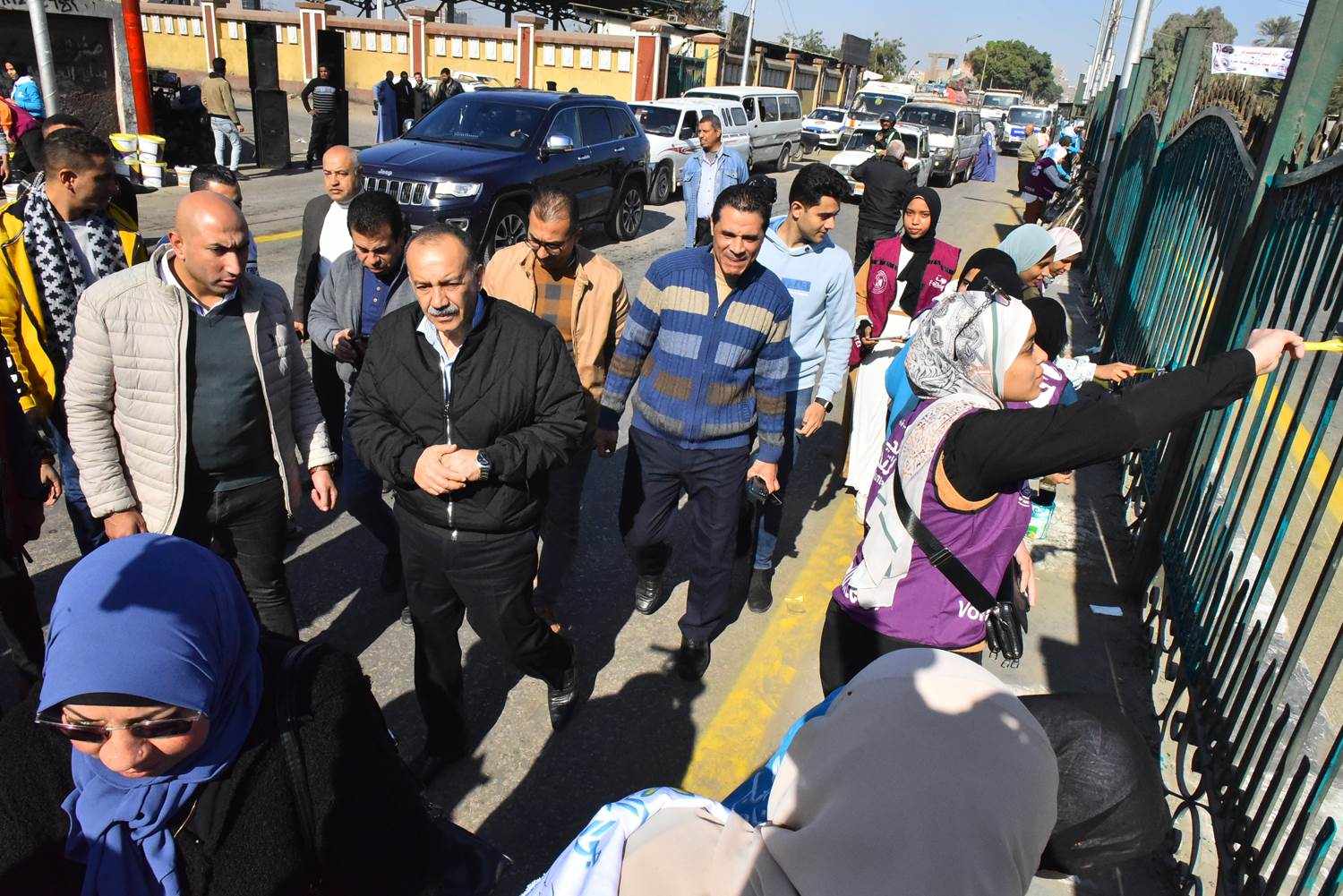 محافظ أسيوط يشهد انطلاق مبادرة “بإيدينا نجملها” بحي شرق وغرب