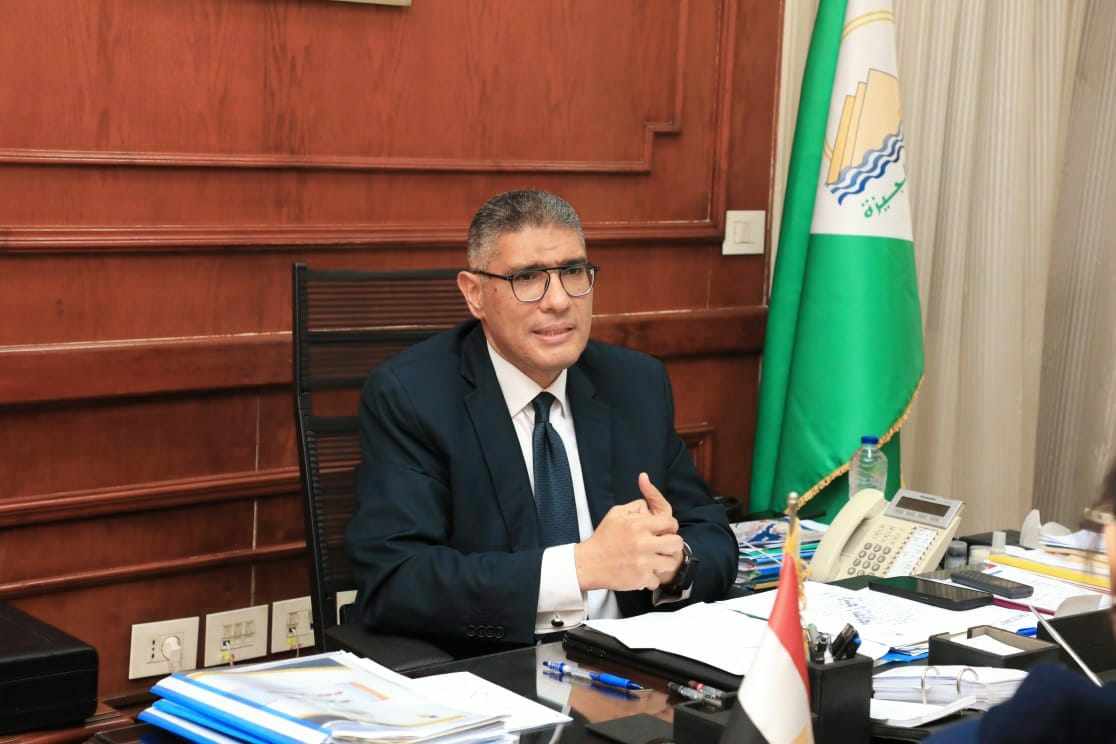 محافظ الجيزة يوزع التكليفات على أعضاء المجلس التنفيذي