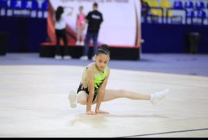 الطفله مريم محمد هندي تحرز ذهبية بطولة الجمهورية للجمباز