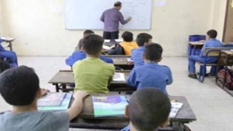 بسبب إجابة خاطئة دون إذن.. مدرس في حلوان يعتدي على تلميذ بالضرب