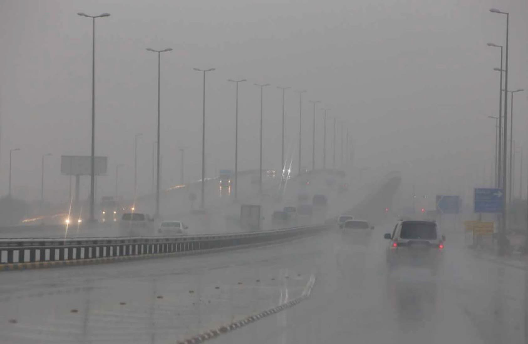 الأرصاد تحذر من طقس الأيام المقبلة.. شبورة كثيفة وأمطار وصقيع يضرب هذه المناطق| فيديو