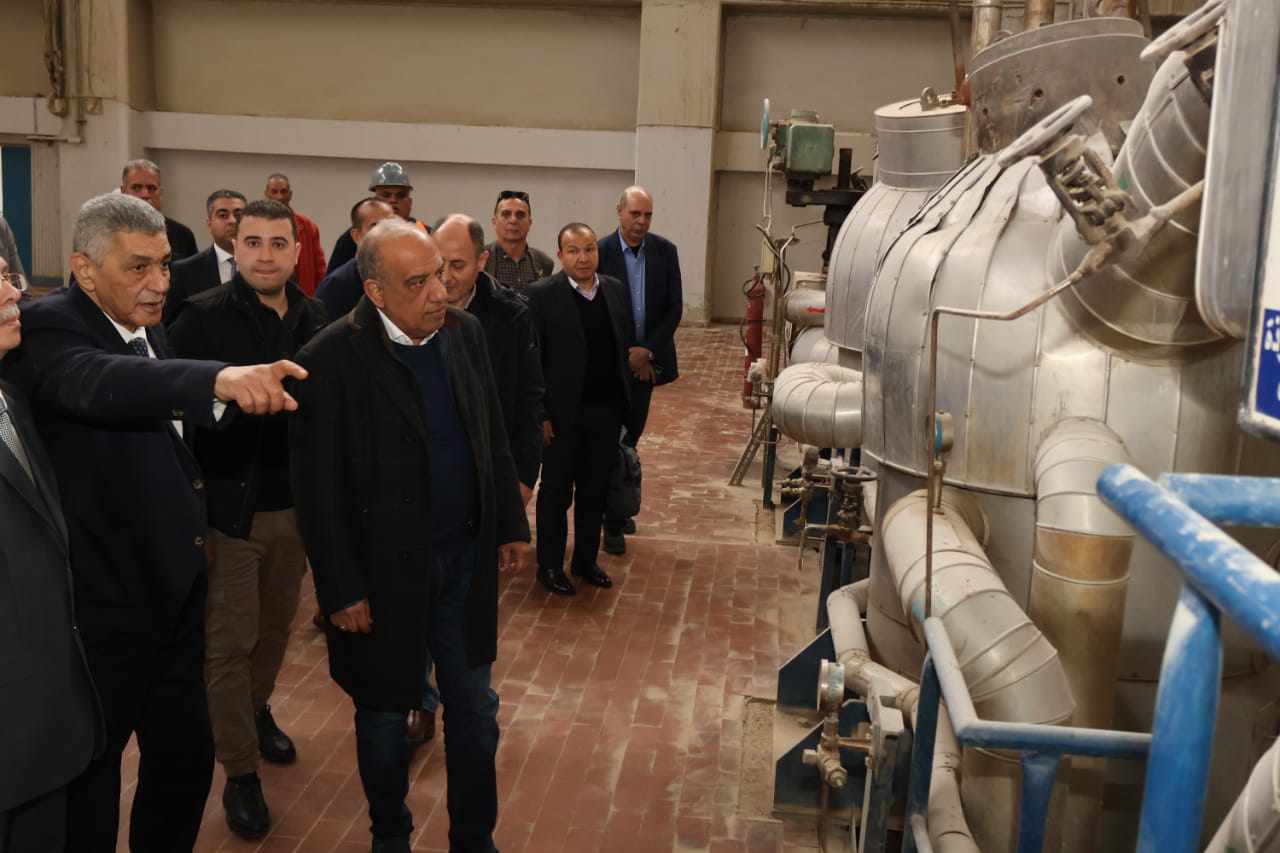 وزير الكهرباء والطاقة المتجددة فى زيارة ميدانية إلى محطة توليد كهرباء عتاقة البخارية بمحافظة السويس