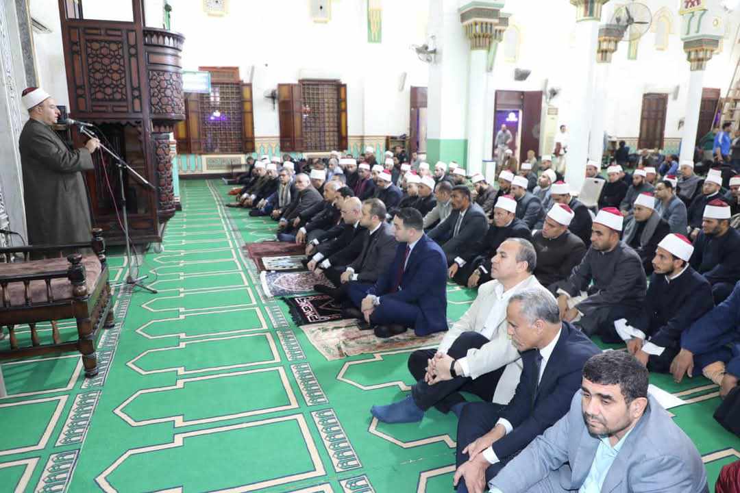 محافظ بني سويف يهنئ أبناء وقيادات المحافظة بذكرى الإسراء والمعراج