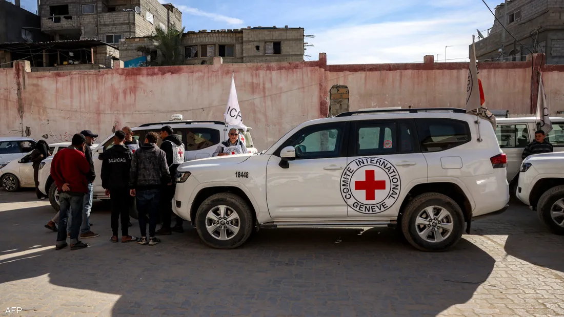 اتفاق غزة.. نقل المحتجزات الإسرائيليات الثلاث إلى الصليب الأحمر