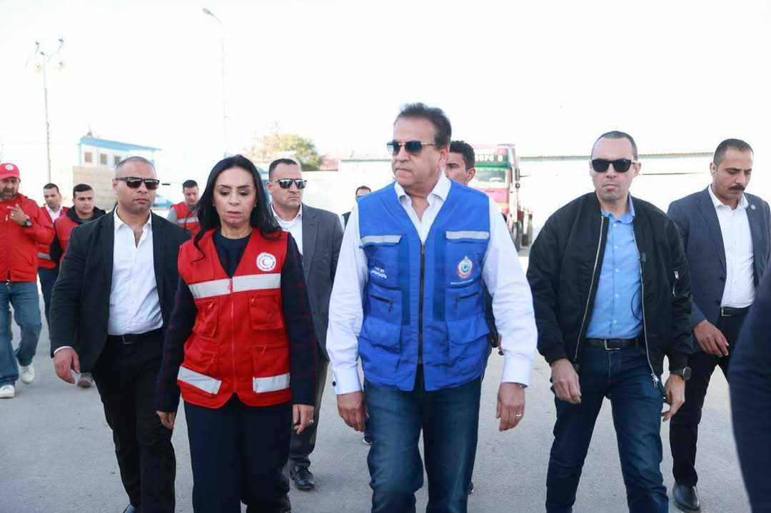 وزير الصحة ووزيرة التضامن يتفقدان مخزن الهلال الأحمر الاستراتيجي والمركز اللوجستي لدعم غزة
