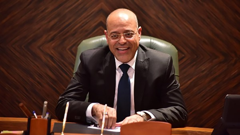 وزير العمل يُثَّمن اجراءات الإمارات بشأن تطبيق التأمين الصحي للعاملين في القطاع الخاص