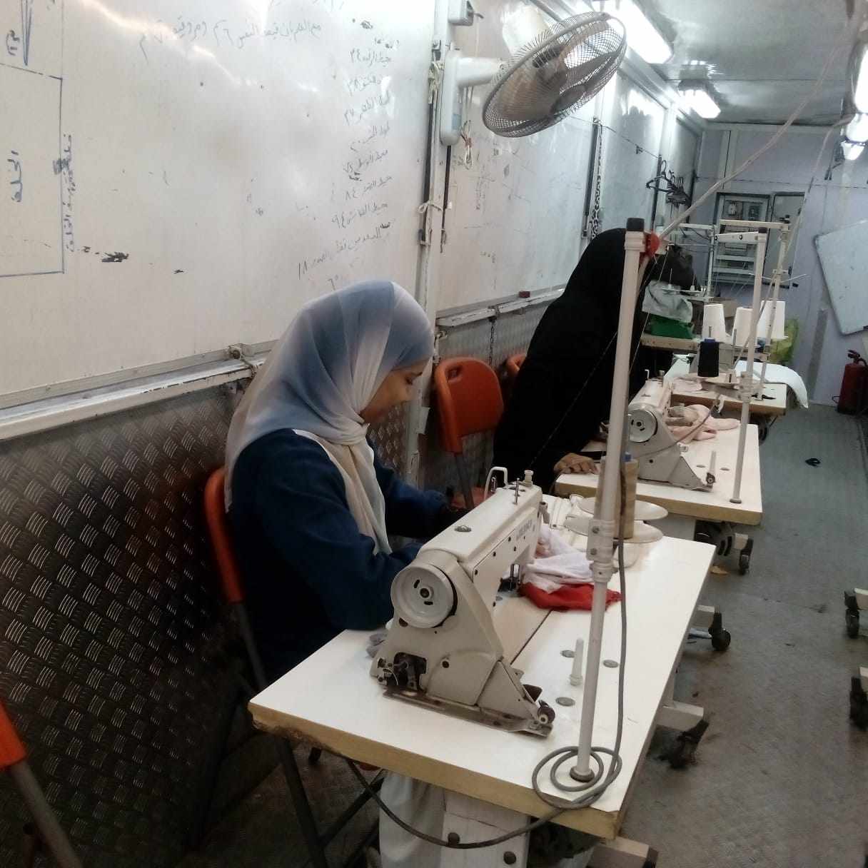 إنطلاق دورة تدريبية لتأهيل وتدريب الفتيات على التفصيل والخياطة بأسيوط