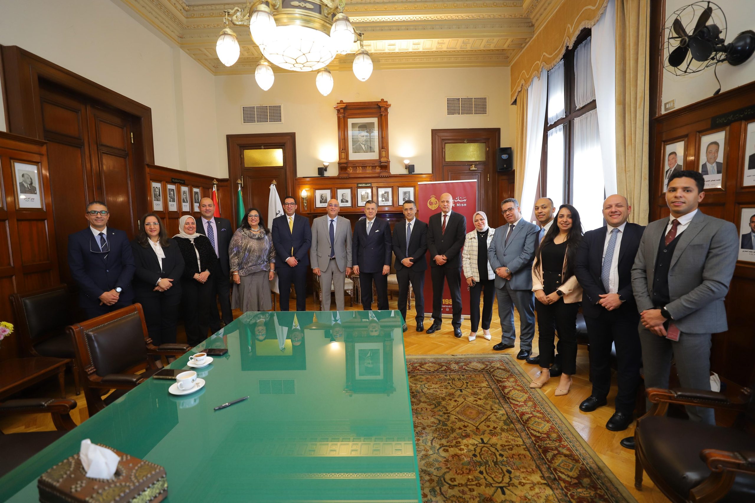 بنك مصر يوقع عقد مع جهاز تنمية المشروعات المتوسطة والصغيرة ومتناهية الصغر بقيمة 300 مليون جنيه