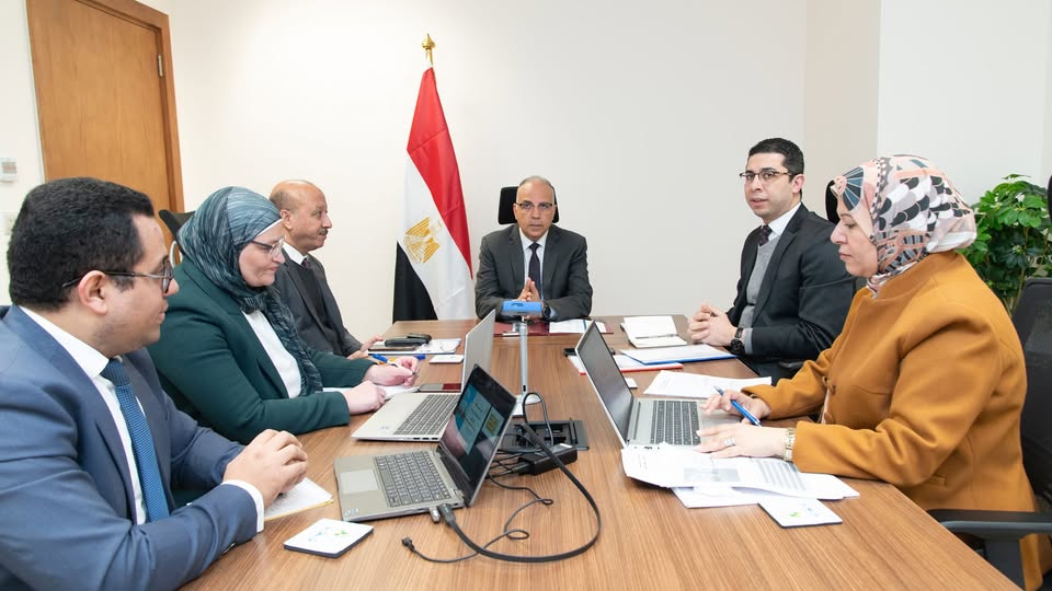 وزير الموارد المائية يتابع ملفات التعاون الثنائى مع الدول الإفريقية والجهات الدولية