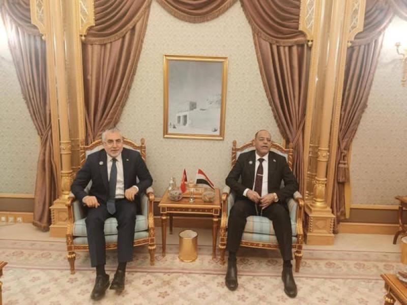 وزير العمل يبحث مع نظيره التركي توفير عمالة مدربة لسوق العمل التركي
