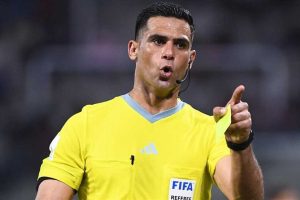 محمد معروف وأمين عمر يشاركان بندوة حكام الفيفا في دبي