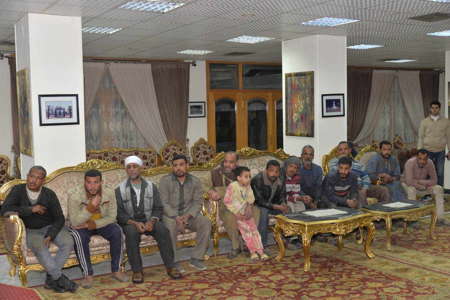 محافظ أسيوط يناقش إنشاء مدينة للحرفيين بعيداً عن الكتلة السكانية