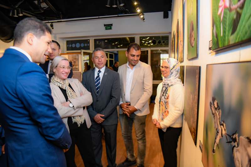 وزيرة البيئة تتفقد المعرض الرابع “لمصوري الطيور البرية في مصر”