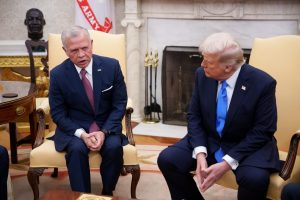 “تعامل بذكاء وحنكة”.. خبراء يعلقون على تصريحات ملك الأردن خلال لقائه مع ترامب