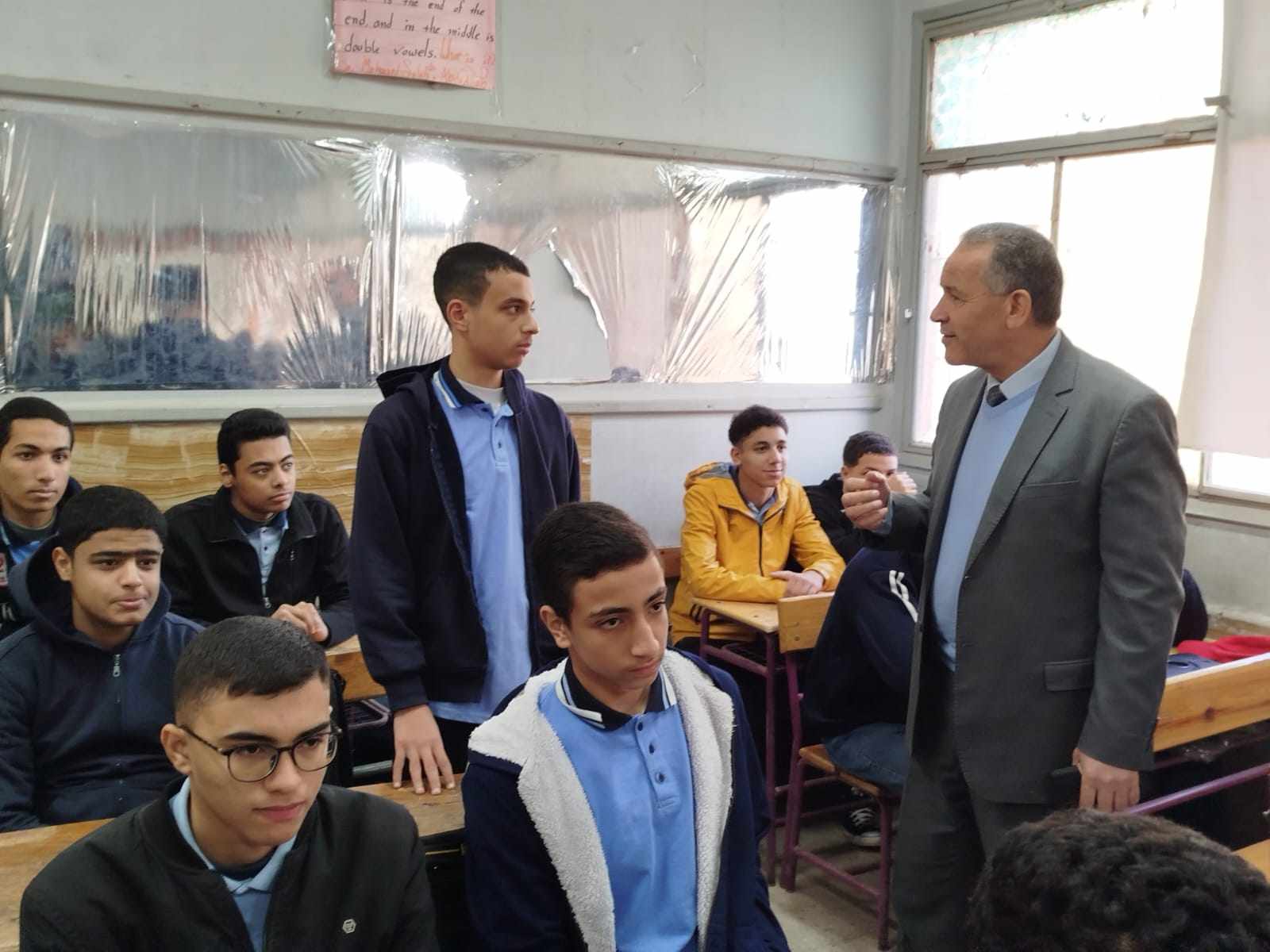 وكيل تعليم أسيوط يتفقد بعض مدارس الإدارة للإطمئنان على العملية التعليمية