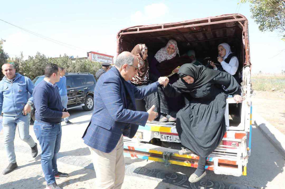 محافظ المنيا يواصل حملاته ضد استخدام سيارات “البيك أب” في نقل الركاب