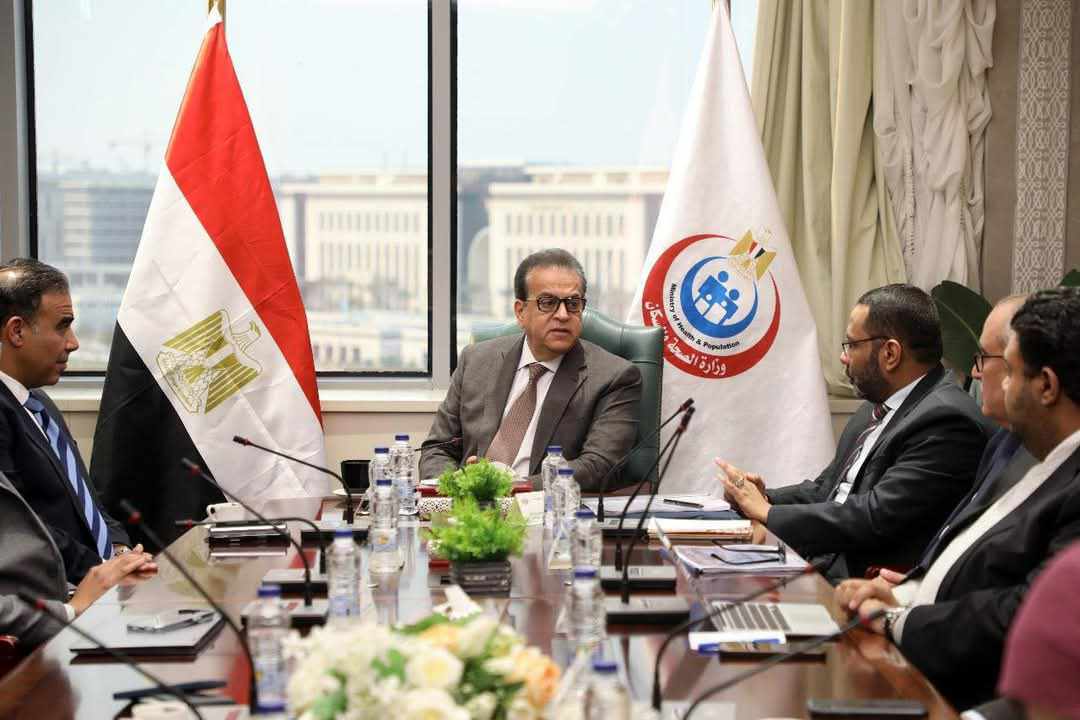 وزير الصحة يجتمع  لمراجعة وتوحيد بروتوكولات علاج الأورام