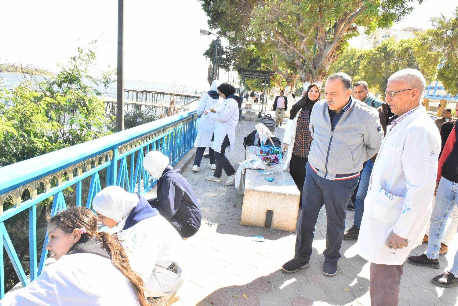 تطوير وتجميل كورنيش النيل بمشاركة طالبات مدرسة أسيوط الثانوية الصناعية بنات