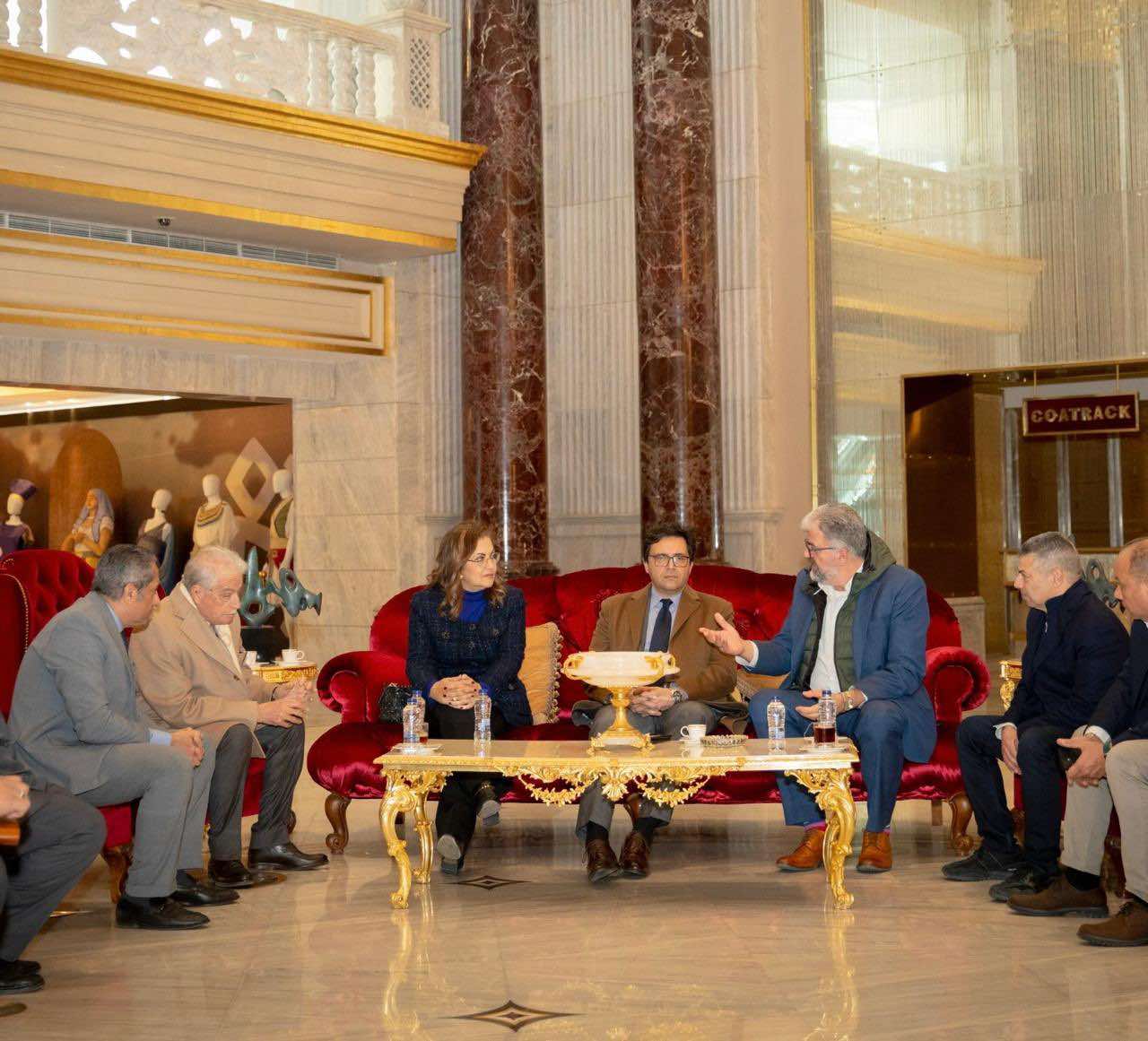 مدينة الفنون والثقافة بالعاصمة الإدارية تستقبل رئيس اللجنة القومية لتطوير القاهرة التراثية