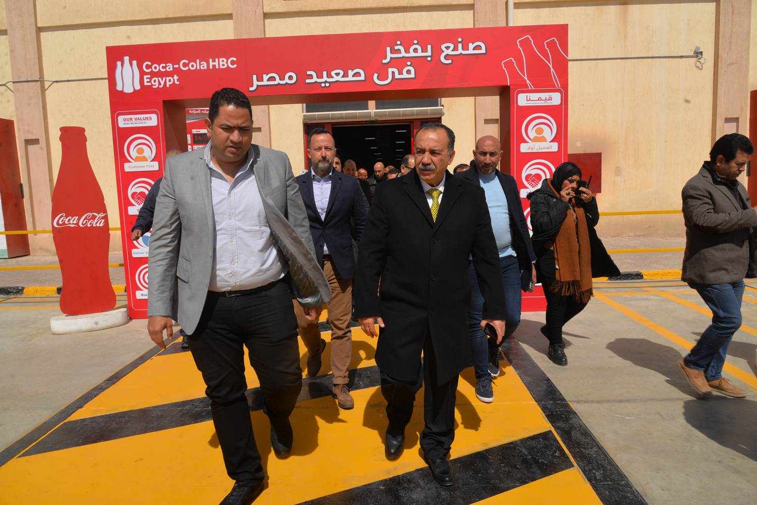 محافظ أسيوط يتفقد مصنع فرع شركة كوكاكولا مصر بالمنطقة الصناعية