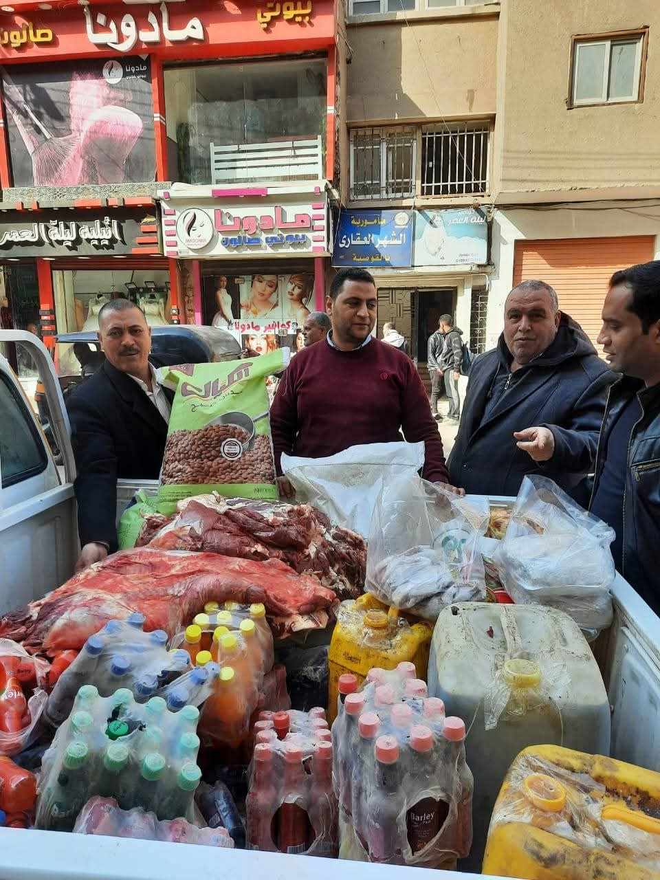 ضبط لحوم فاسدة وتحرير ١٨٥ محضر متنوع داخل الأسواق بأسيوط