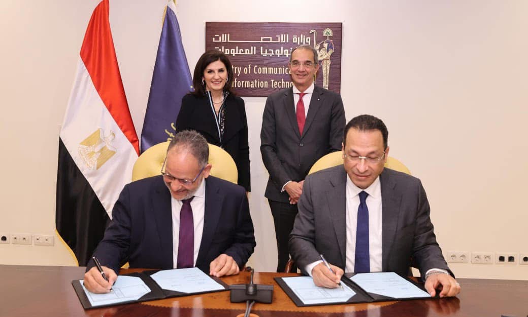 مذكرة تفاهم بين “الاتصالات” و “سيسكو” لبناء القدرات الرقمية لعدد 250 ألف متدرب فى مجال الأمن السيبرانى