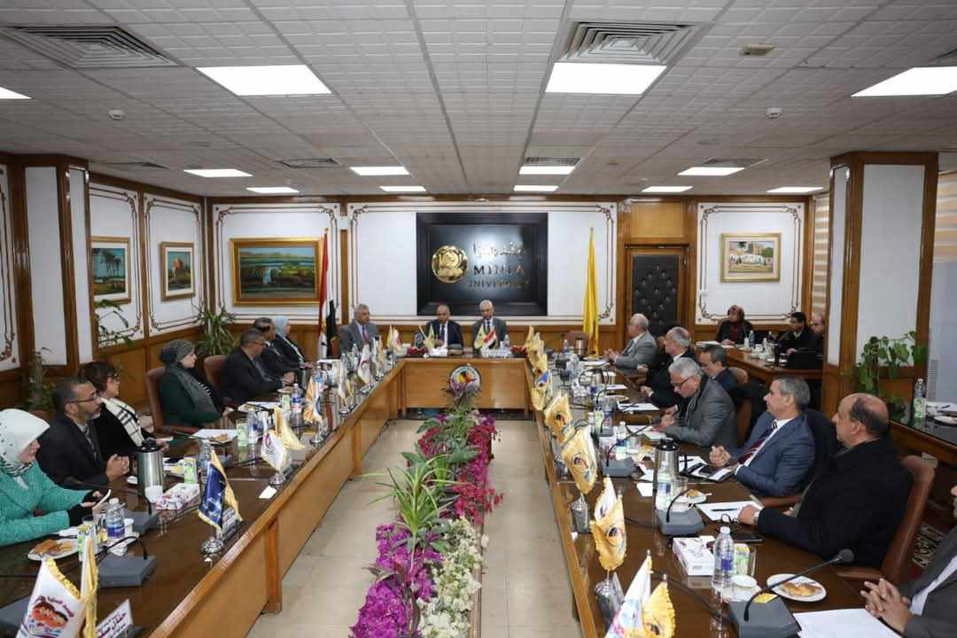 250 منفذا للسلع الغذائية في جميع مراكز وقرى المنيا  و إنشاء مواقف وأسواق حضارية جديدة