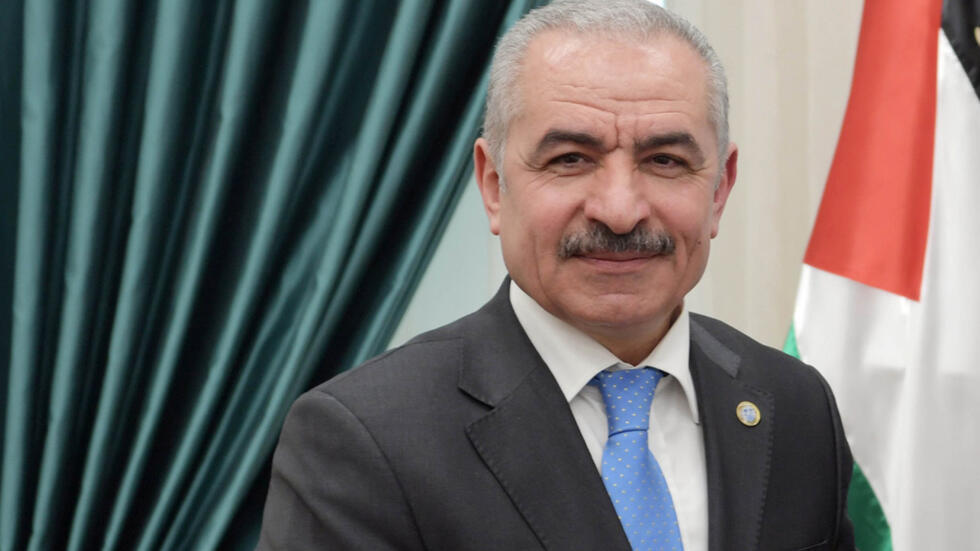 رئيس الوزراء الفلسطيني: نعمل على تسريع وصول المساعدات إلى غزة وفتح الطرق وإزالة الركام