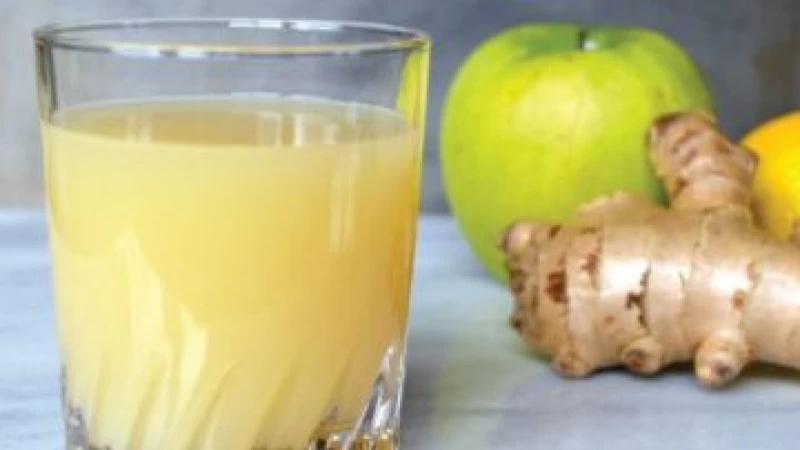 “الليمون بالزنجبيل”.. مشروب طبيعي لتنظيف الأمعاء والكبد