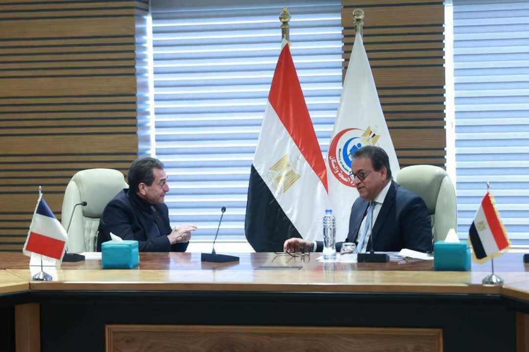 وزير الصحة يجتمع بسفير دولة فرنسا لدى مصر لبحث تعزيز التعاون في القطاع الصحي