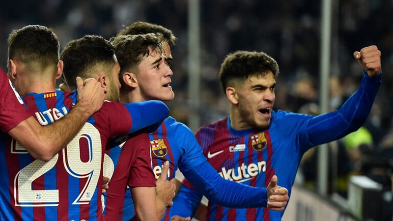 برشلونة يستضيف ألافيس اليوم في الدوري الإسباني