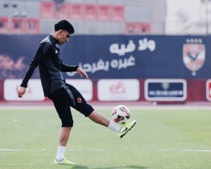 الأهلي يبدأ تجهيز أشرف بن شرقي للمباريات