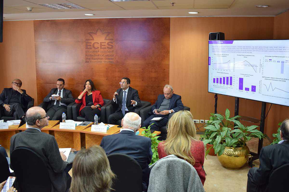 خبير اقتصادي: تراجع قيمة الجنيه لم ينعكس إيجابا على زيادة الصادرات المصرية