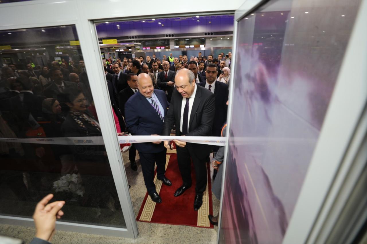 وزارة الطيران المدني تنظم جولة تفقدية لمحرري شئون الطيران المدني بمطار القاهرة الدولي لعرض أحدث أعمال التطوير .