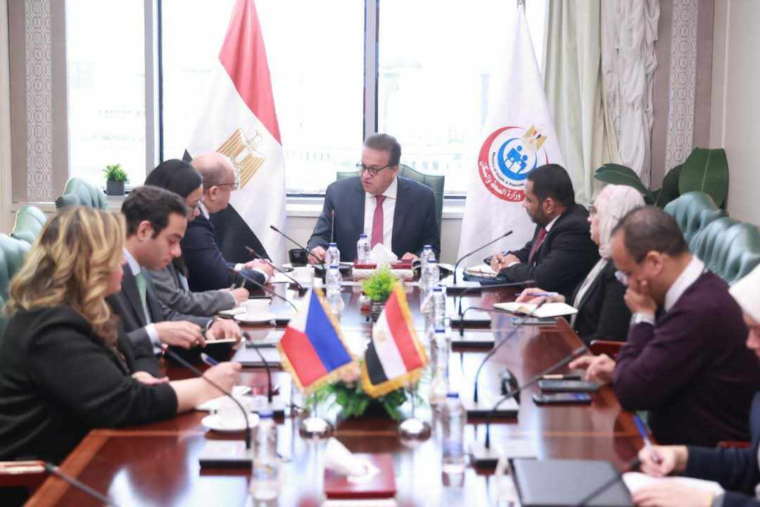 وزير الصحة يجتمع بـ”سفير الفلبين” لتعزيز التعاون الصحي