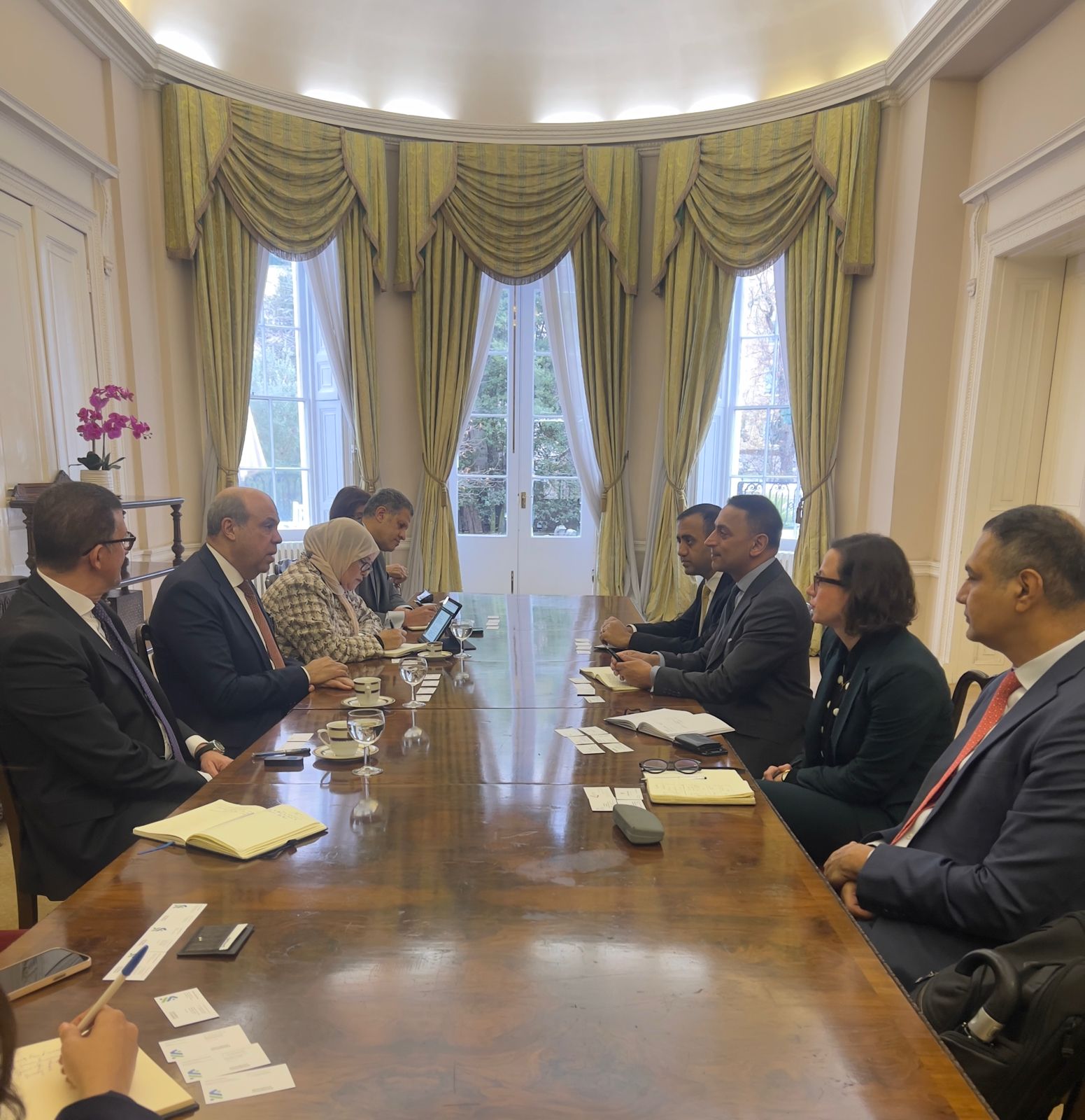 وزير الطيران المدني يلتقي بكبار مسؤولي المؤسسات المالية الدولية الكبرى لتعزيز الاستثمارات